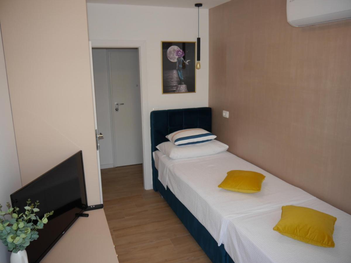 Apartment "Mon Ami" Traù Esterno foto