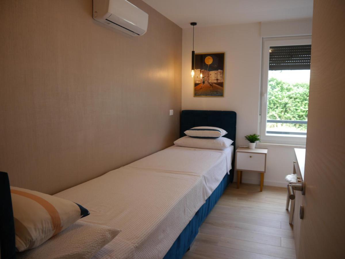 Apartment "Mon Ami" Traù Esterno foto